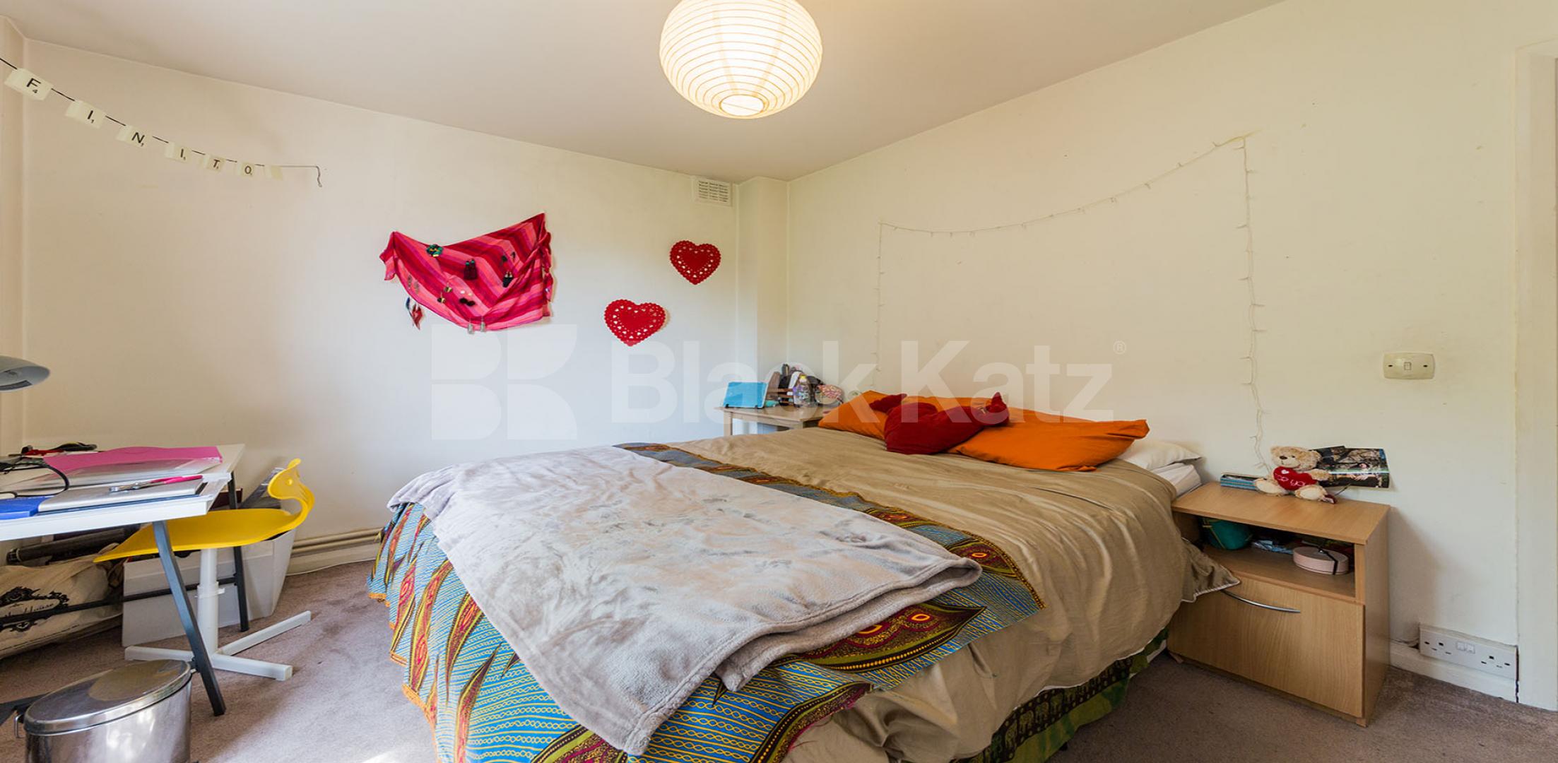 Fantastic spacious two bed mins to tube & shops  Pemberton Gardens, Archway